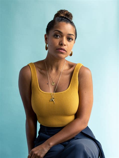 Antonia Thomas .